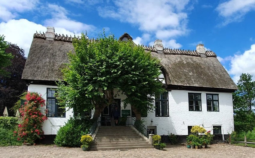 Café Lindauhof - Landarzthaus, Germany